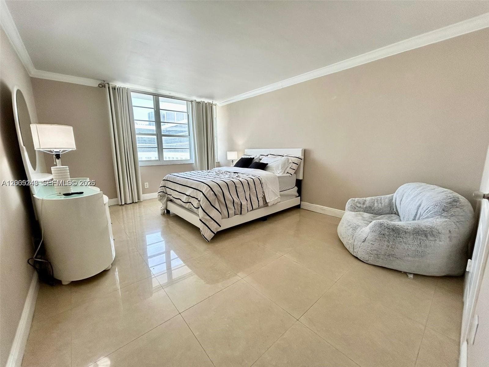 100 Lincoln Rd # 1010, Miami Beach FL 33139 — 6