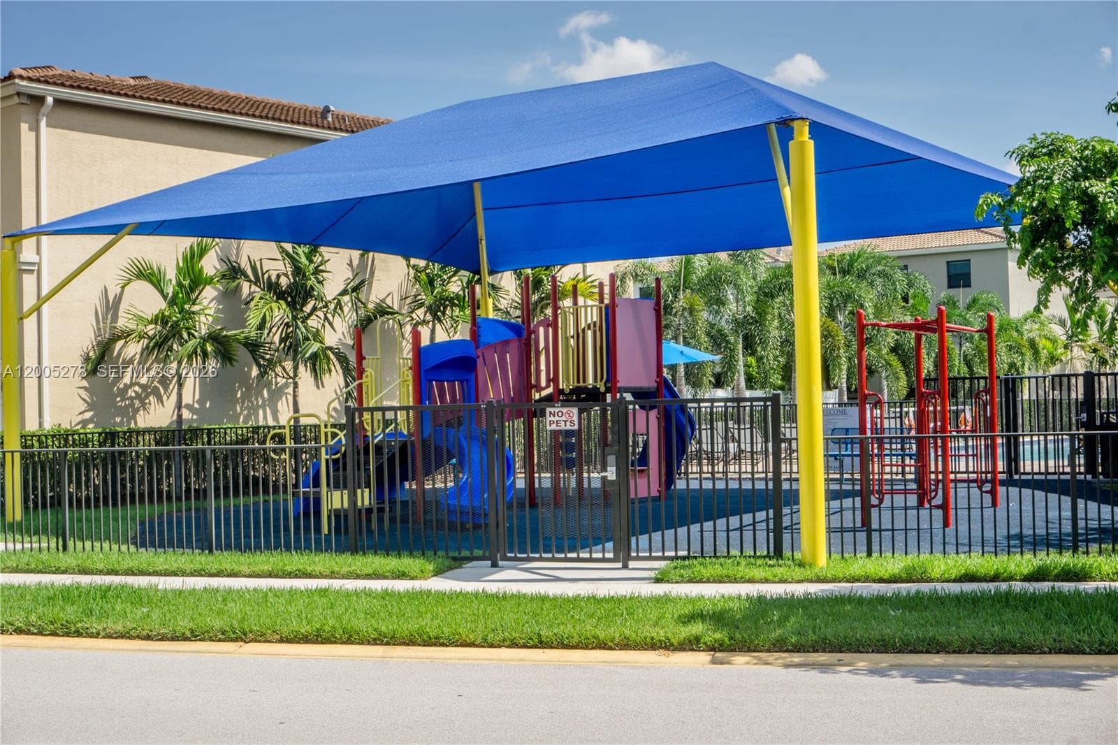 19278 NE 6th Ave, Miami FL 33179 — 35