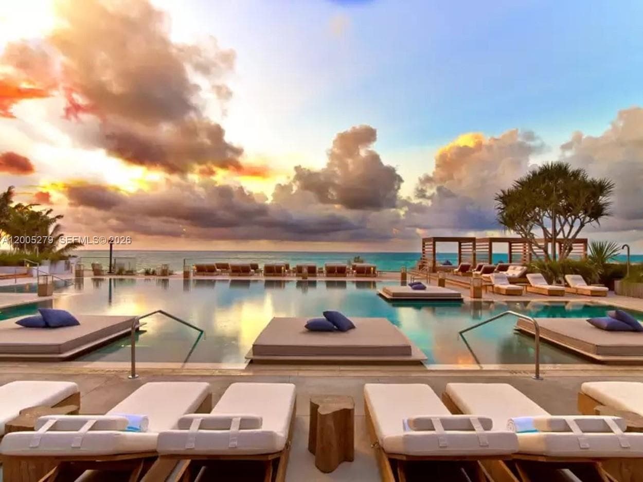2301 Collins # 1011, Miami Beach FL 33139 — 14