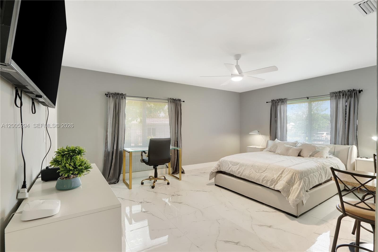2101 NW 26th St, Miami FL 33142 — 23