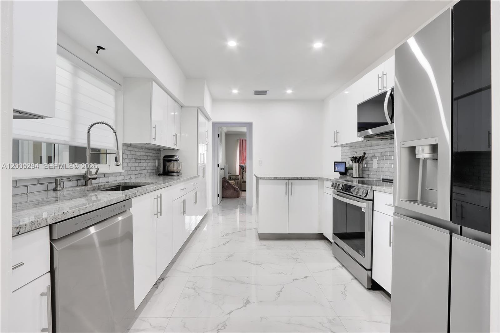 2101 NW 26th St, Miami FL 33142 — 13