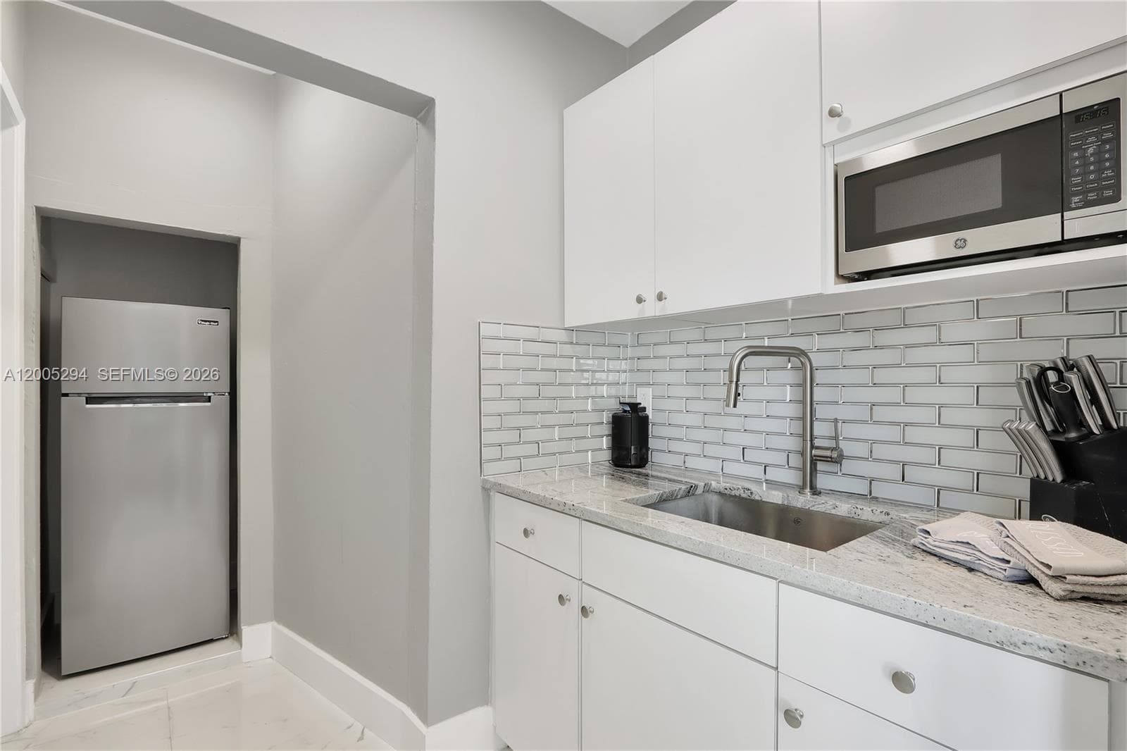 2101 NW 26th St, Miami FL 33142 — 22