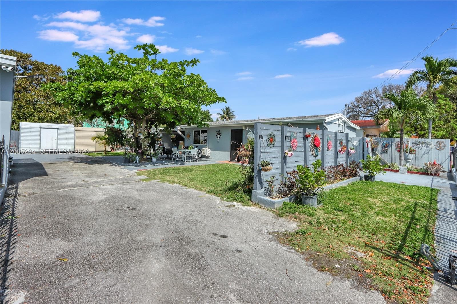2101 NW 26th St, Miami FL 33142 — 28