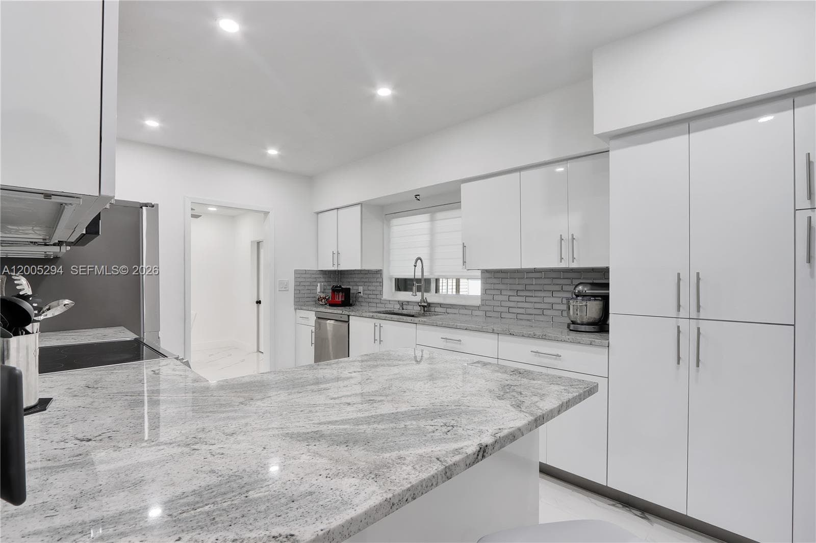 2101 NW 26th St, Miami FL 33142 — 15