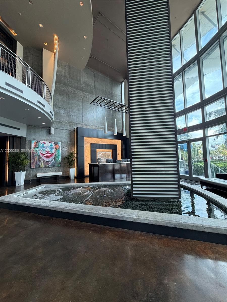 690 SW 1st Ct # 2524, Miami FL 33130 — 33