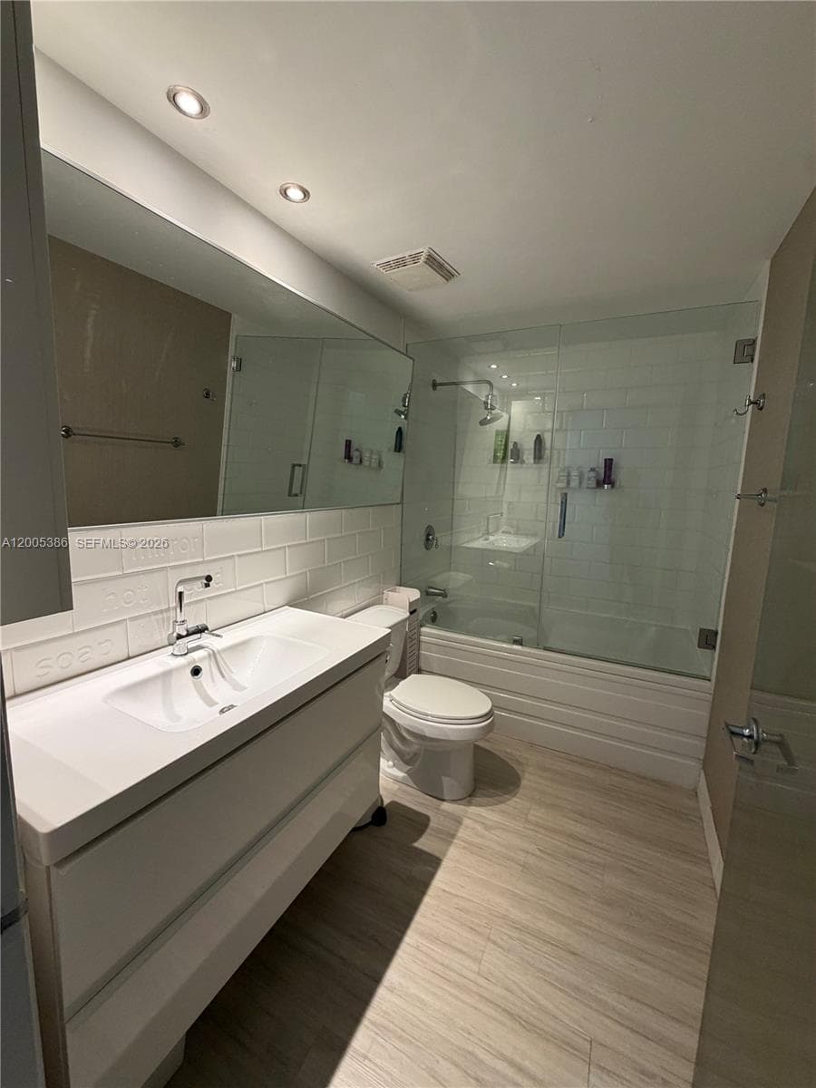 690 SW 1st Ct # 2524, Miami FL 33130 — 29