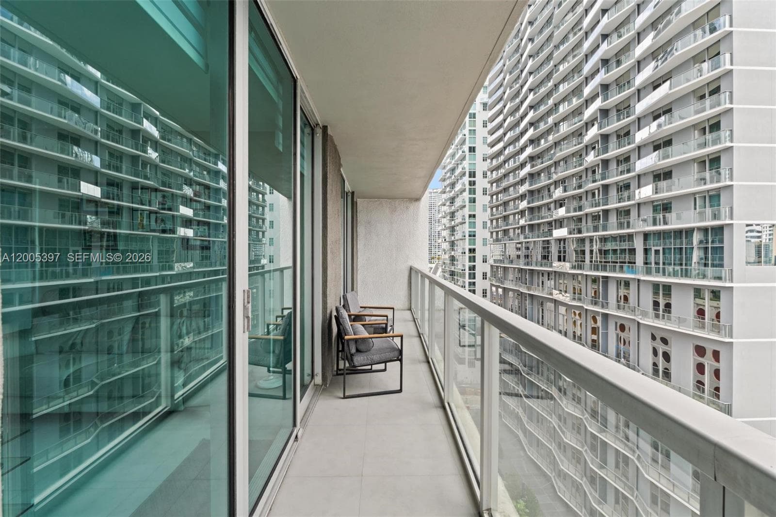 500 Brickell Ave # 1405, Miami FL 33131 — 37