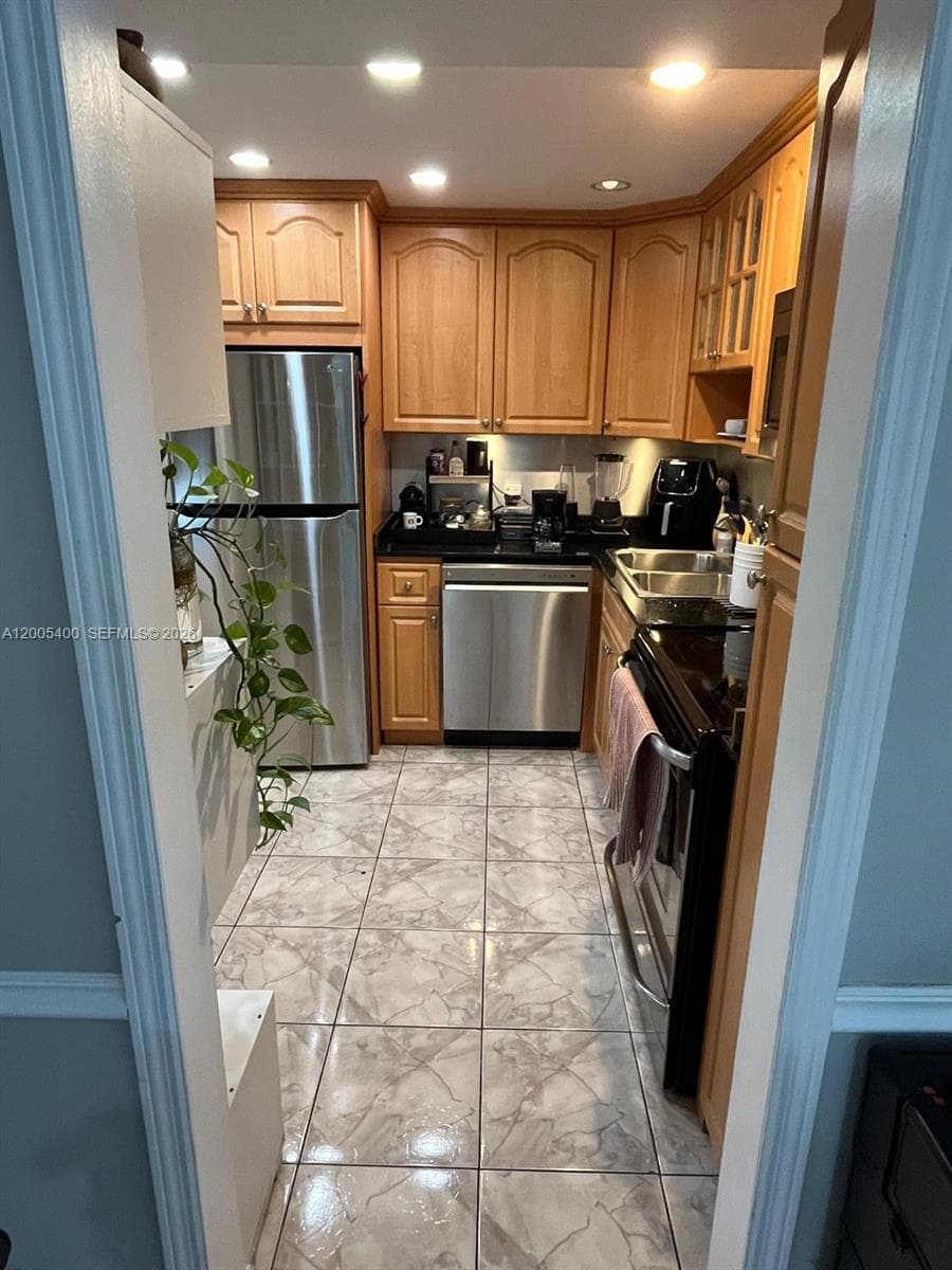 3475 N Country Club Dr # 312, Aventura FL 33180 — 25
