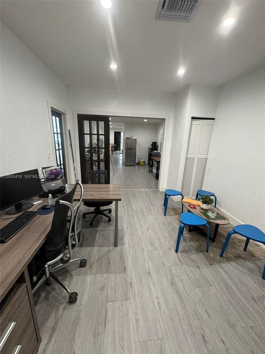 5520-5522 NW 72nd Ave # 5520, Miami FL 33166 — 17