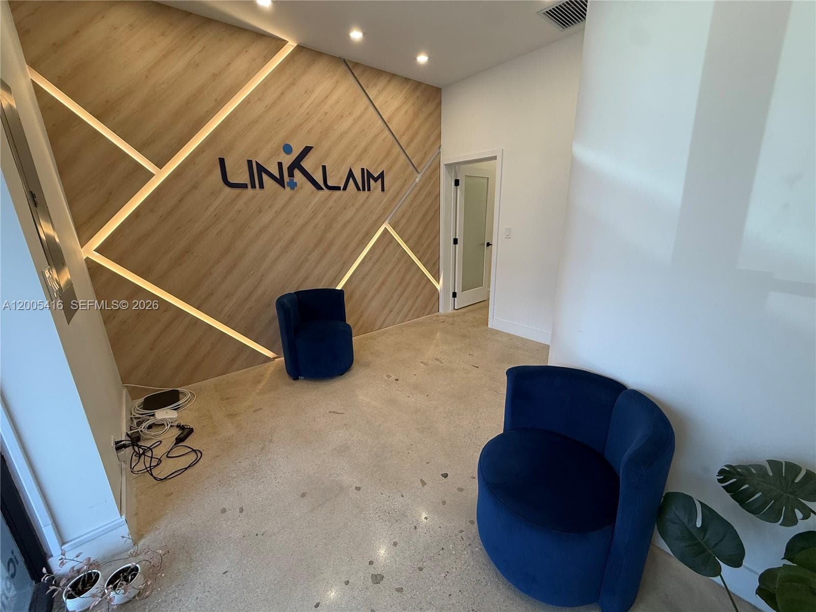 5520-5522 NW 72nd Ave # 5520, Miami FL 33166 — 3