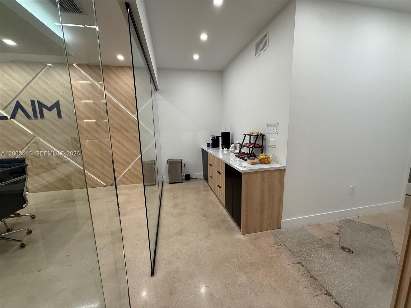 5520-5522 NW 72nd Ave # 5520, Miami FL 33166 — 5