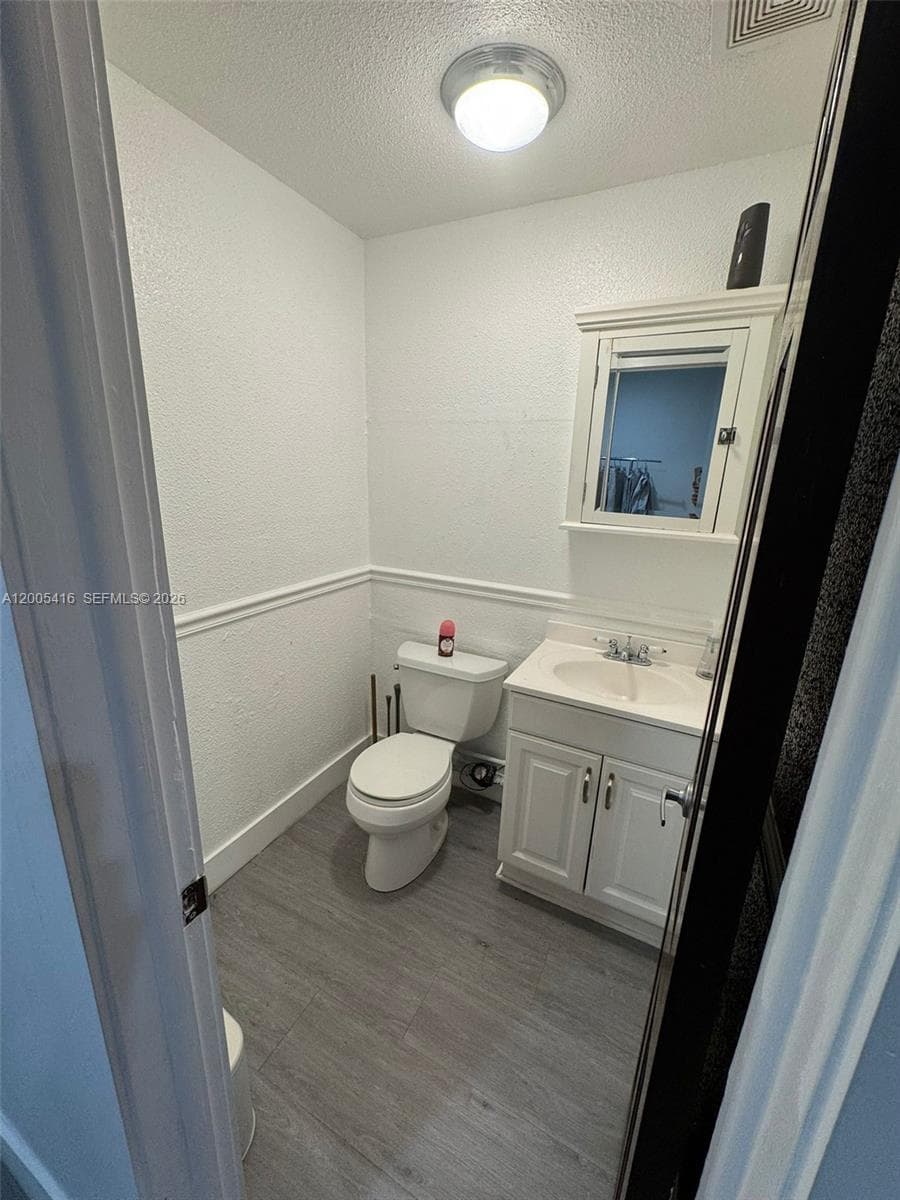 5520-5522 NW 72nd Ave # 5520, Miami FL 33166 — 14