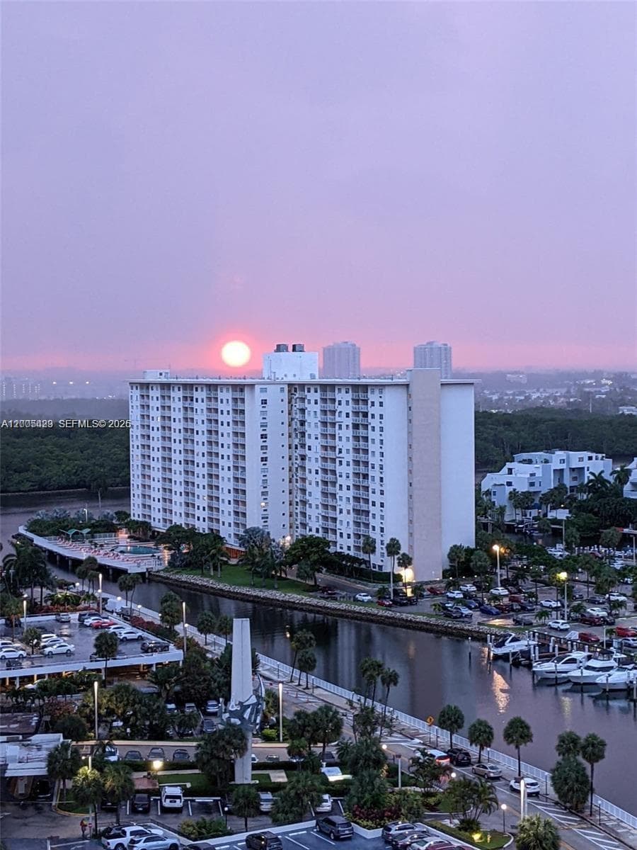 100 Bayview Dr # 1827, Sunny Isles Beach FL 33160 — 34