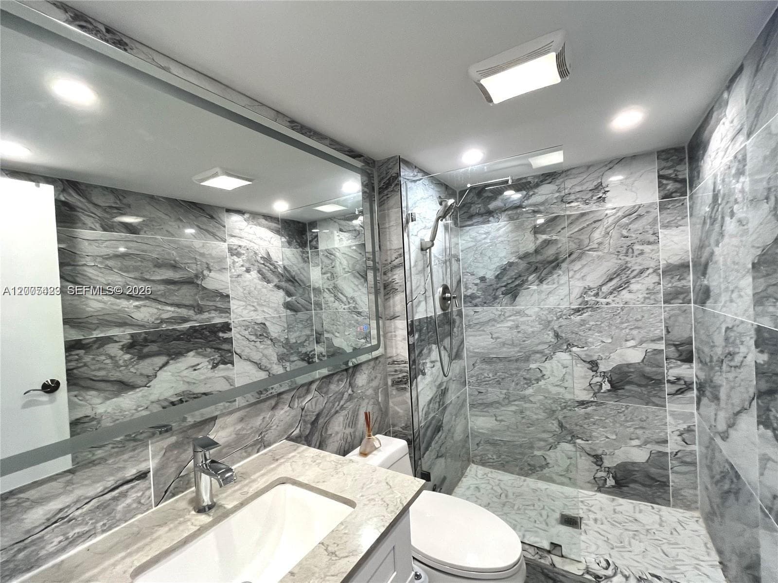 100 Bayview Dr # 1827, Sunny Isles Beach FL 33160 — 15