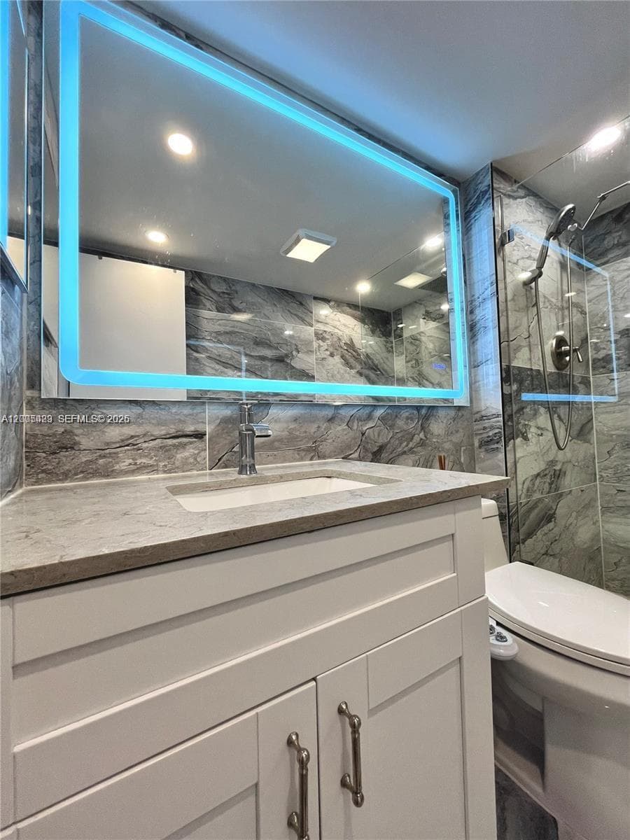100 Bayview Dr # 1827, Sunny Isles Beach FL 33160 — 21