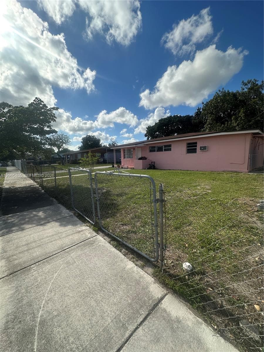 3501 NW 171st Ter, Miami Gardens FL 33056 — 5