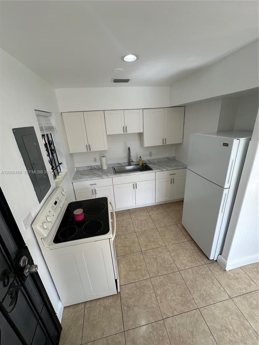 3501 NW 171st Ter, Miami Gardens FL 33056 — 9