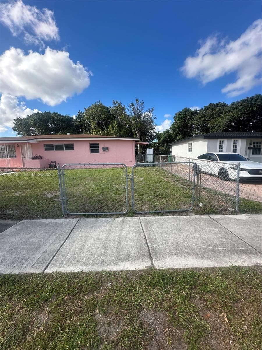 3501 NW 171st Ter, Miami Gardens FL 33056 — 4