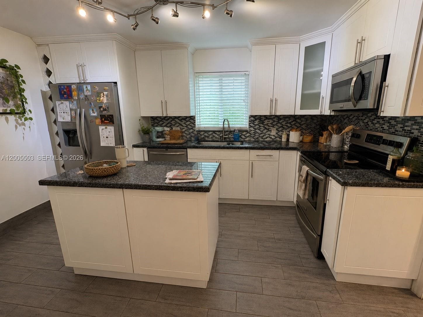 432 Palmetto Dr, Miami Springs FL 33166 — 6