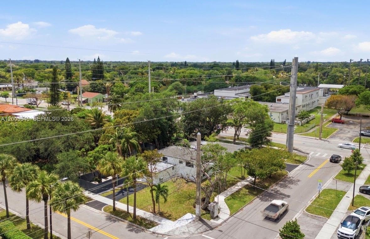 1810 NE 161st St, North Miami Beach FL 33162 — 6