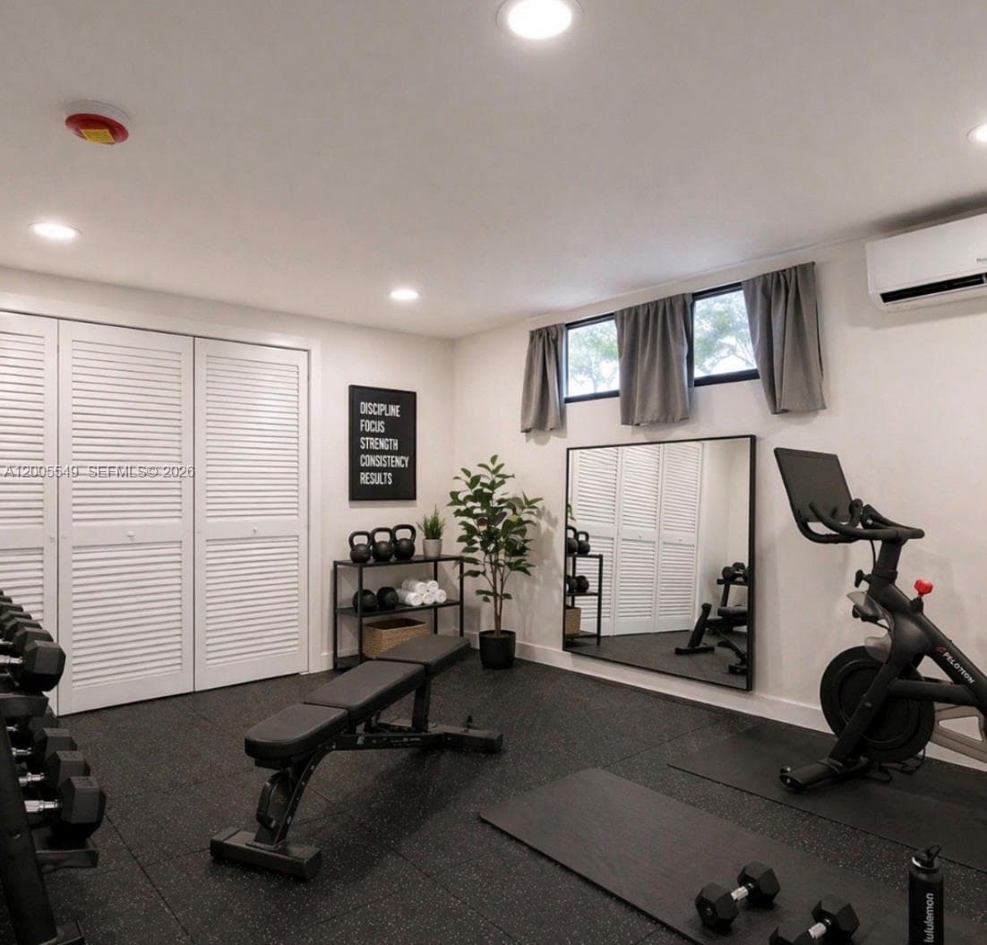 1810 NE 161st St, North Miami Beach FL 33162 — 26