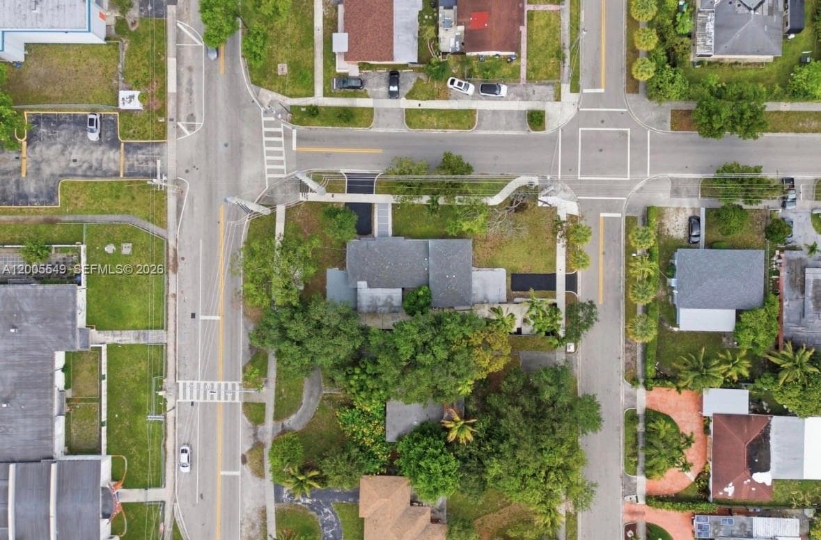 1810 NE 161st St, North Miami Beach FL 33162 — 7