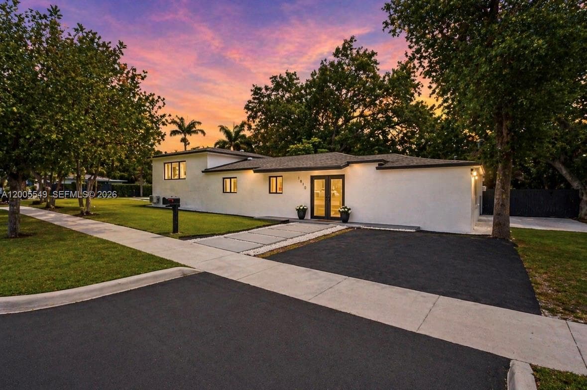 1810 NE 161st St, North Miami Beach FL 33162 — 3