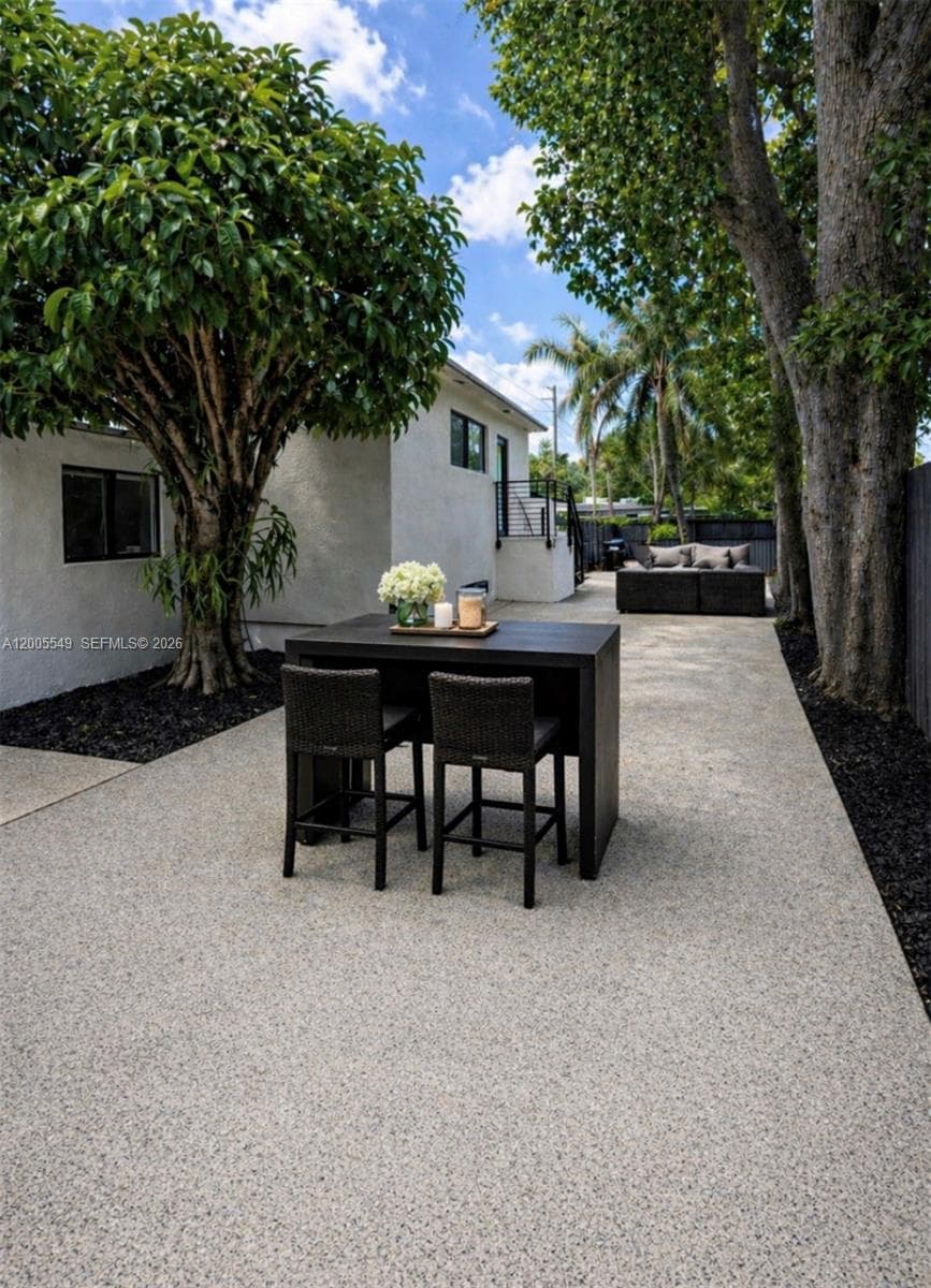 1810 NE 161st St, North Miami Beach FL 33162 — 32