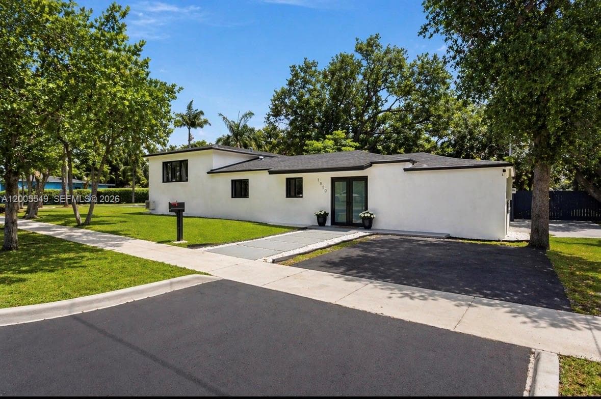 1810 NE 161st St, North Miami Beach FL 33162 — 1