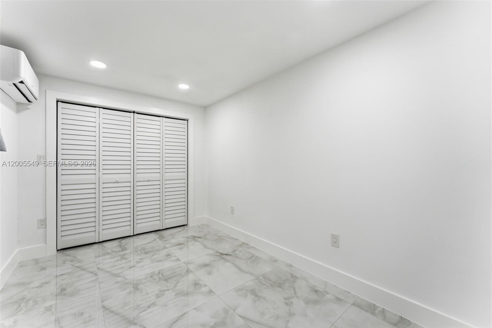 1810 NE 161st St, North Miami Beach FL 33162 — 24