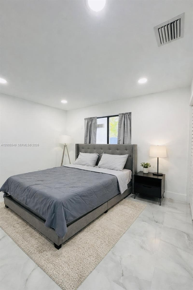 1810 NE 161st St, North Miami Beach FL 33162 — 14