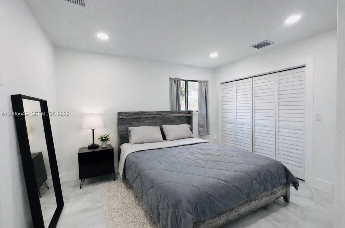 1810 NE 161st St, North Miami Beach FL 33162 — 15