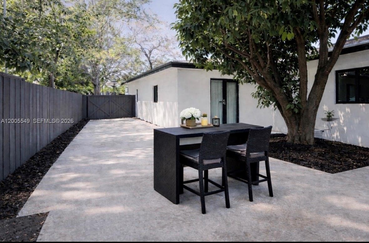 1810 NE 161st St, North Miami Beach FL 33162 — 31