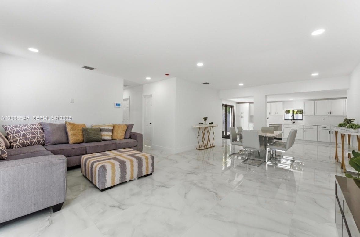 1810 NE 161st St, North Miami Beach FL 33162 — 8