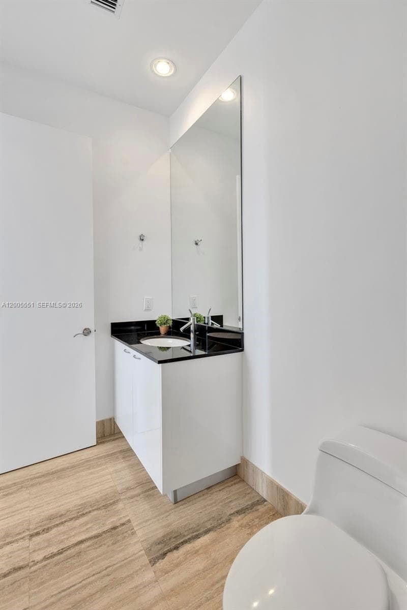 15811 SE Collins Ave # 4002, Sunny Isles Beach FL 33160 — 15