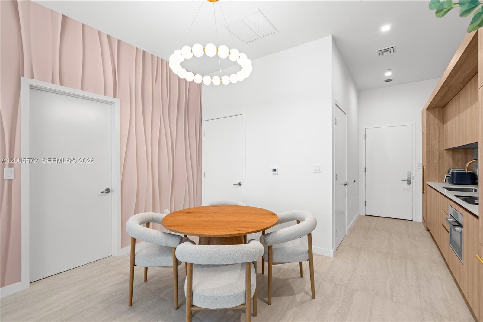 77 SE 5 # 507, Miami FL 33131 — 16