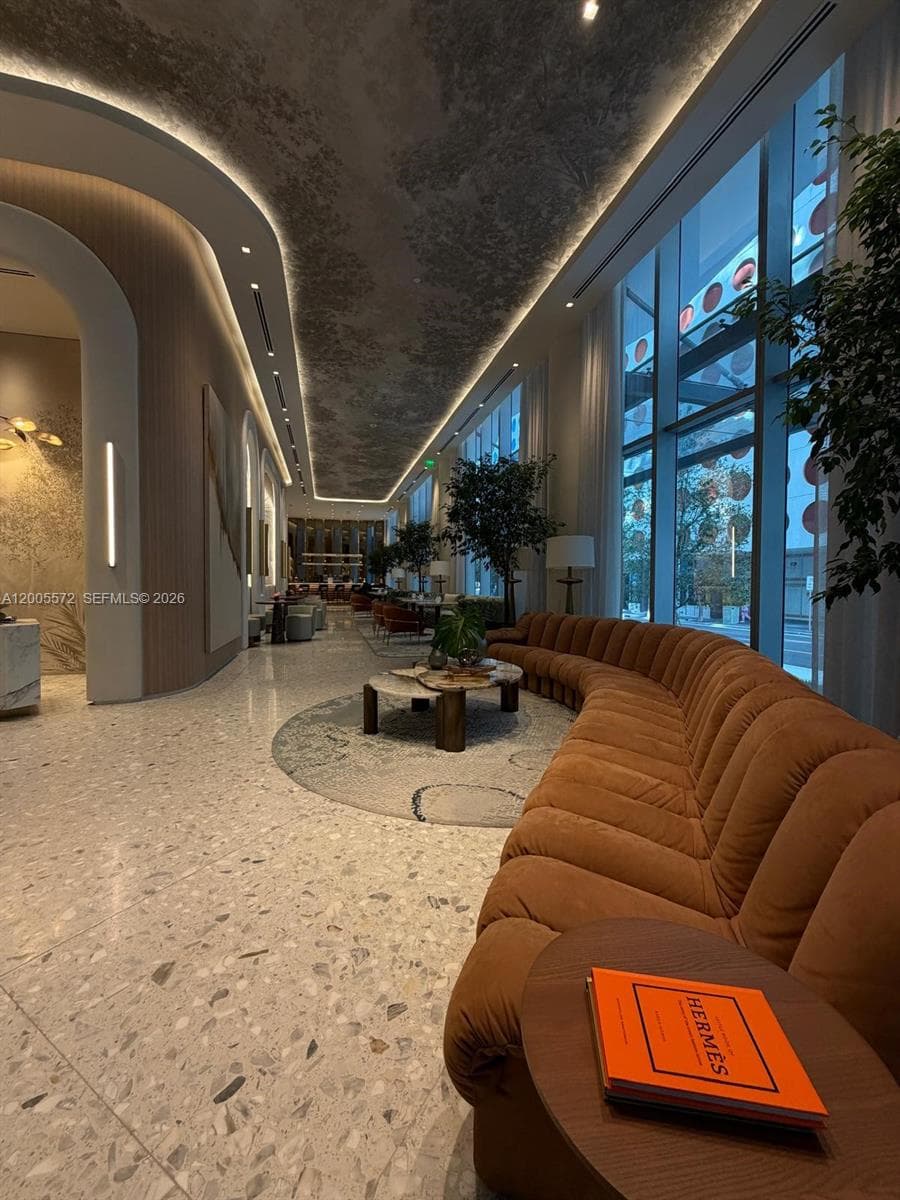 77 SE 5 # 507, Miami FL 33131 — 3