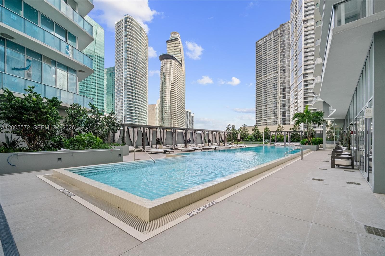 77 SE 5 # 507, Miami FL 33131 — 28