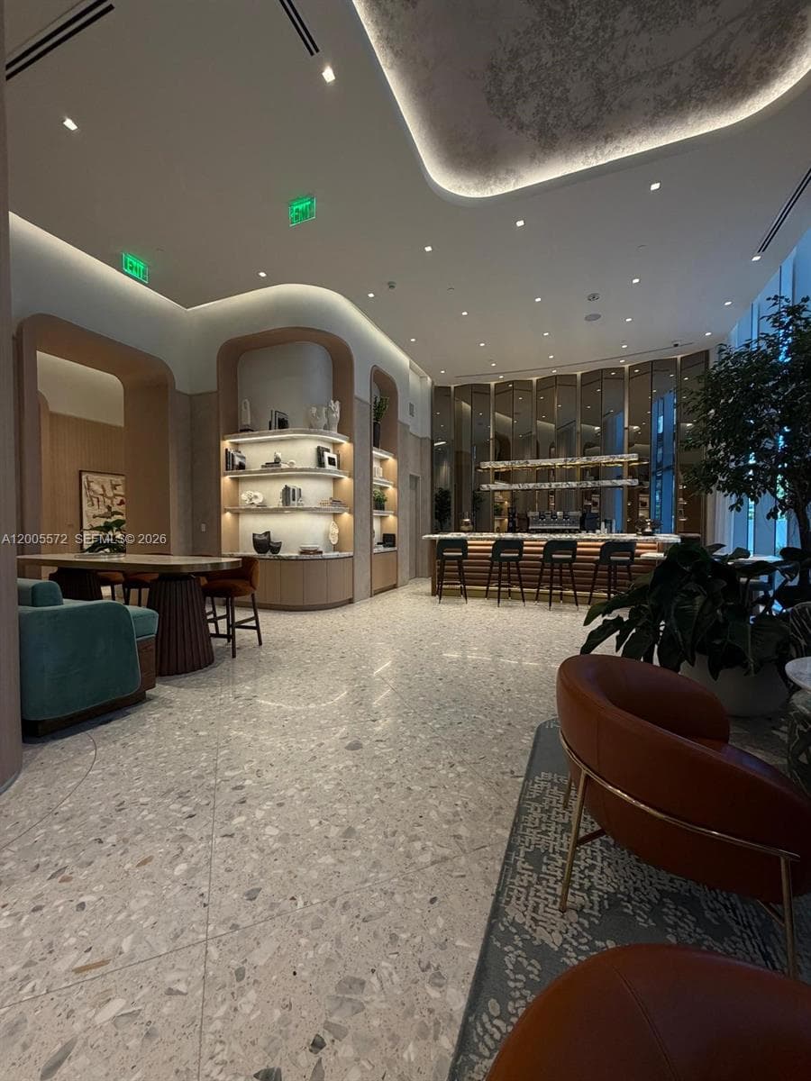 77 SE 5 # 507, Miami FL 33131 — 5