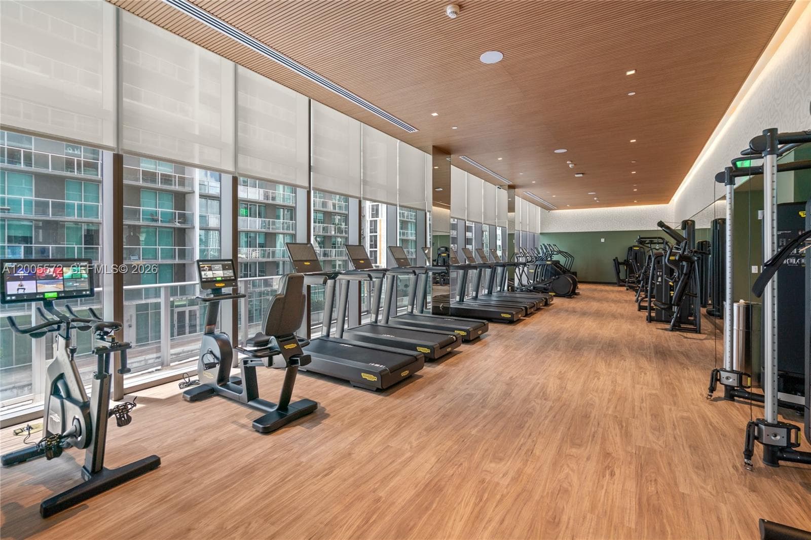 77 SE 5 # 507, Miami FL 33131 — 44