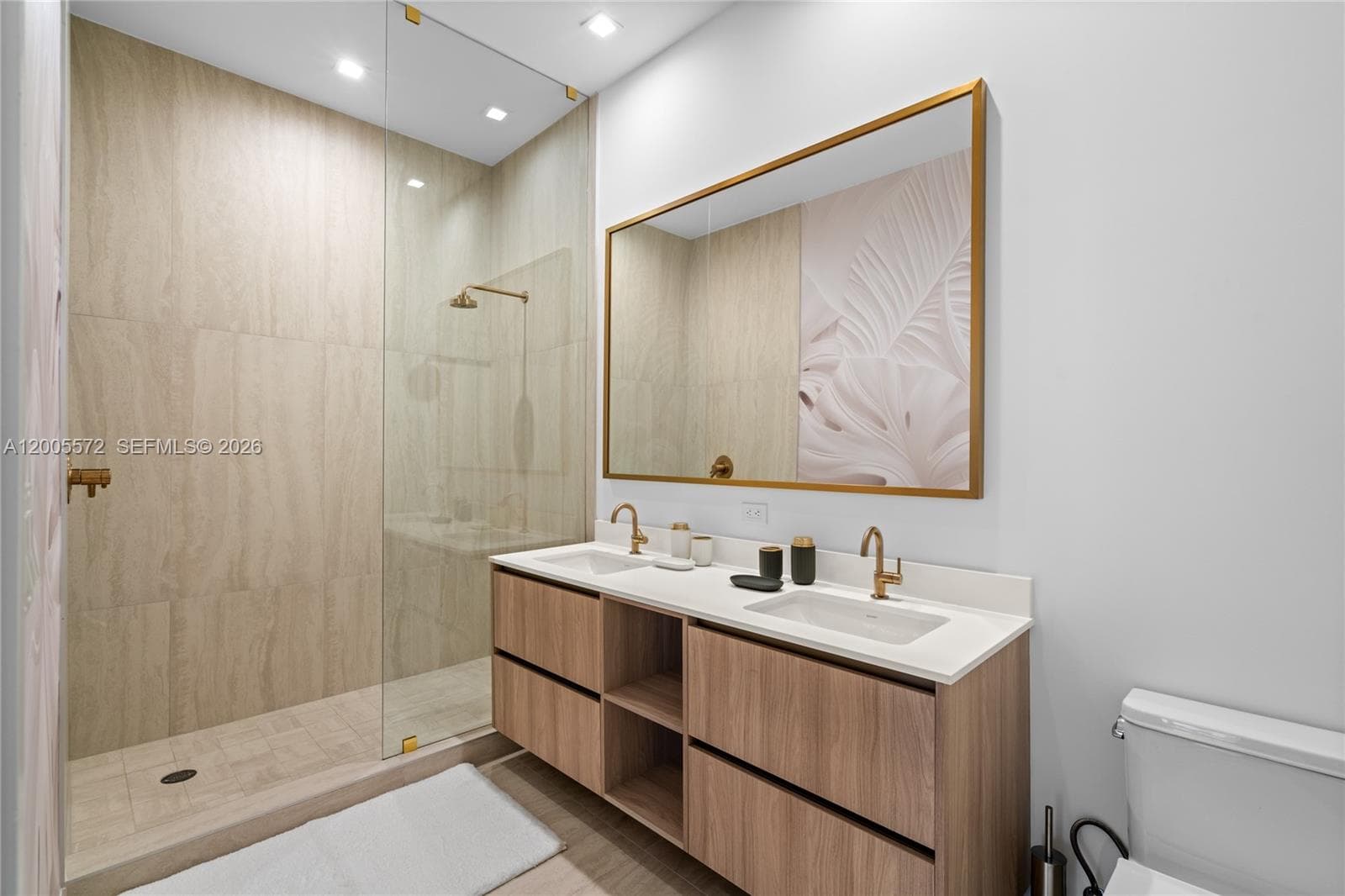 77 SE 5 # 507, Miami FL 33131 — 21
