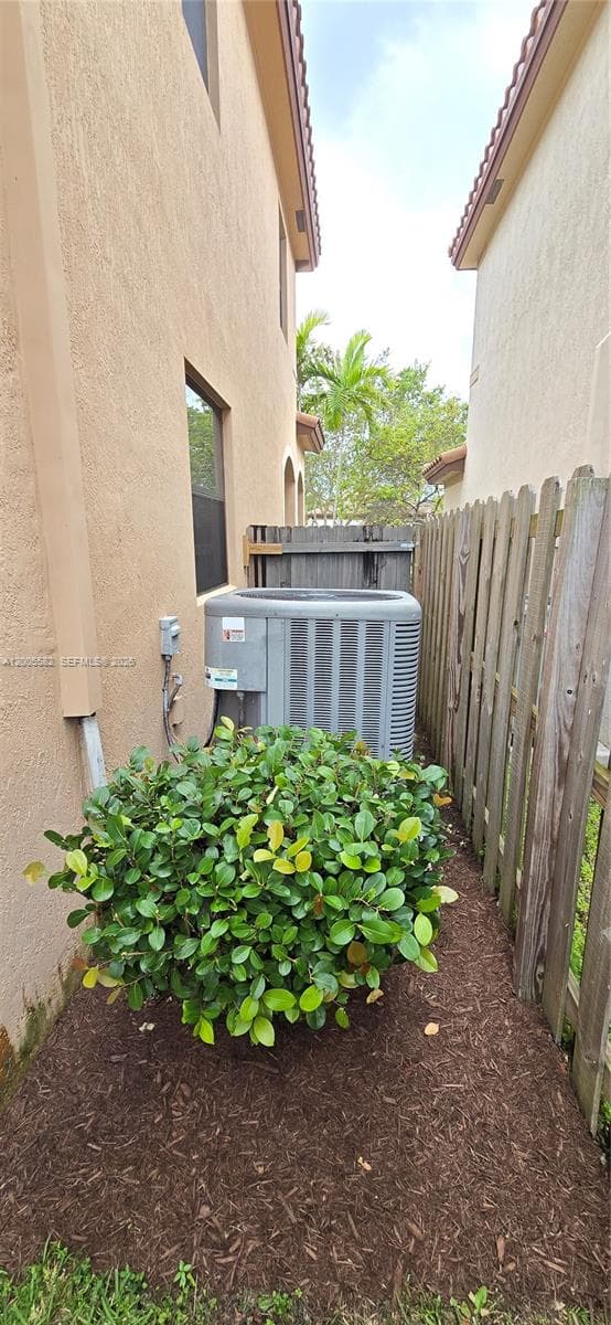 525 SE 34th Ter, Homestead FL 33033 — 32