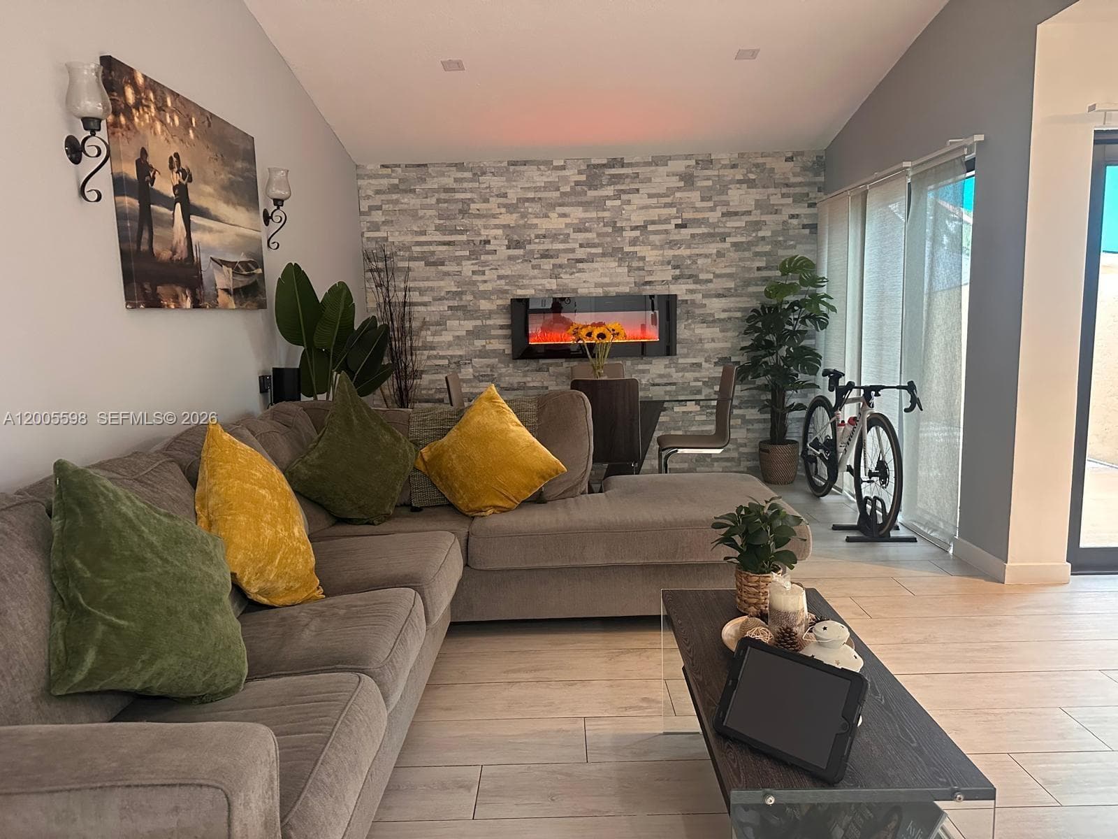 6633 NW 178th Ter, Hialeah FL 33015 — 12