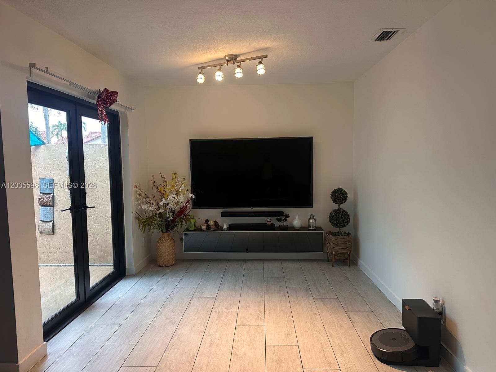 6633 NW 178th Ter, Hialeah FL 33015 — 14