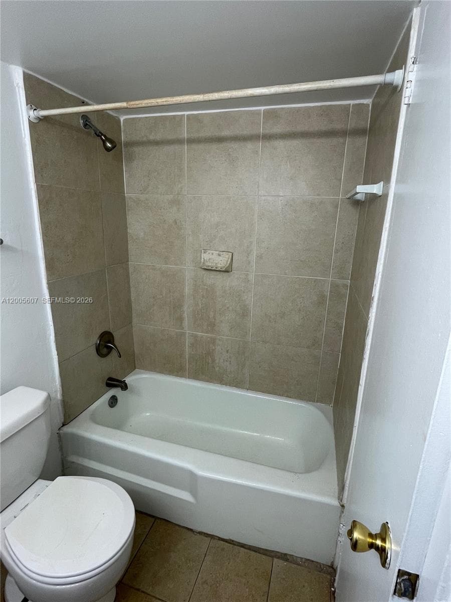 1800 Sans Souci Blvd # 107, North Miami FL 33181 — 17