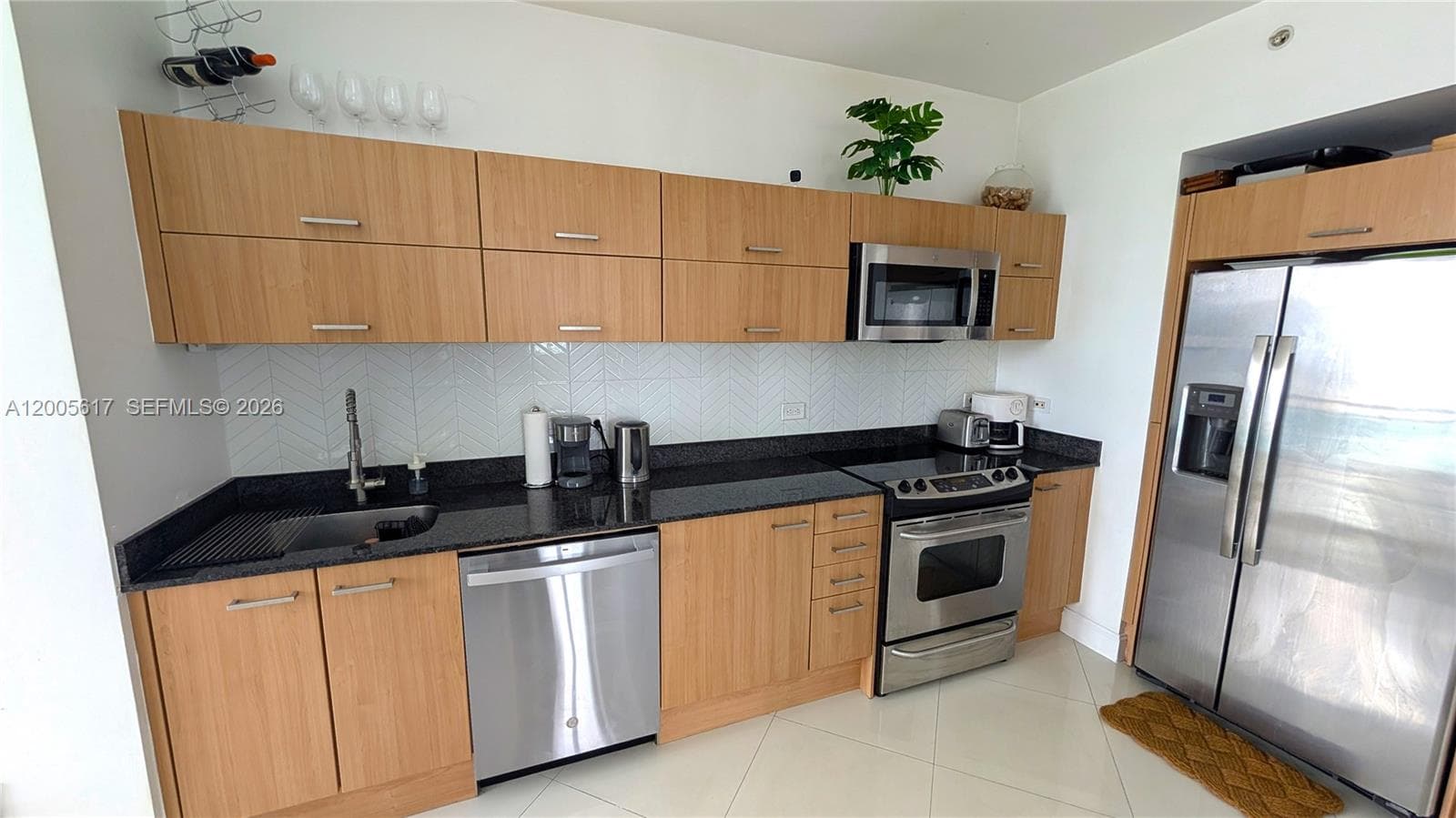 350 S Miami Ave # 2813, Miami FL 33130 — 3