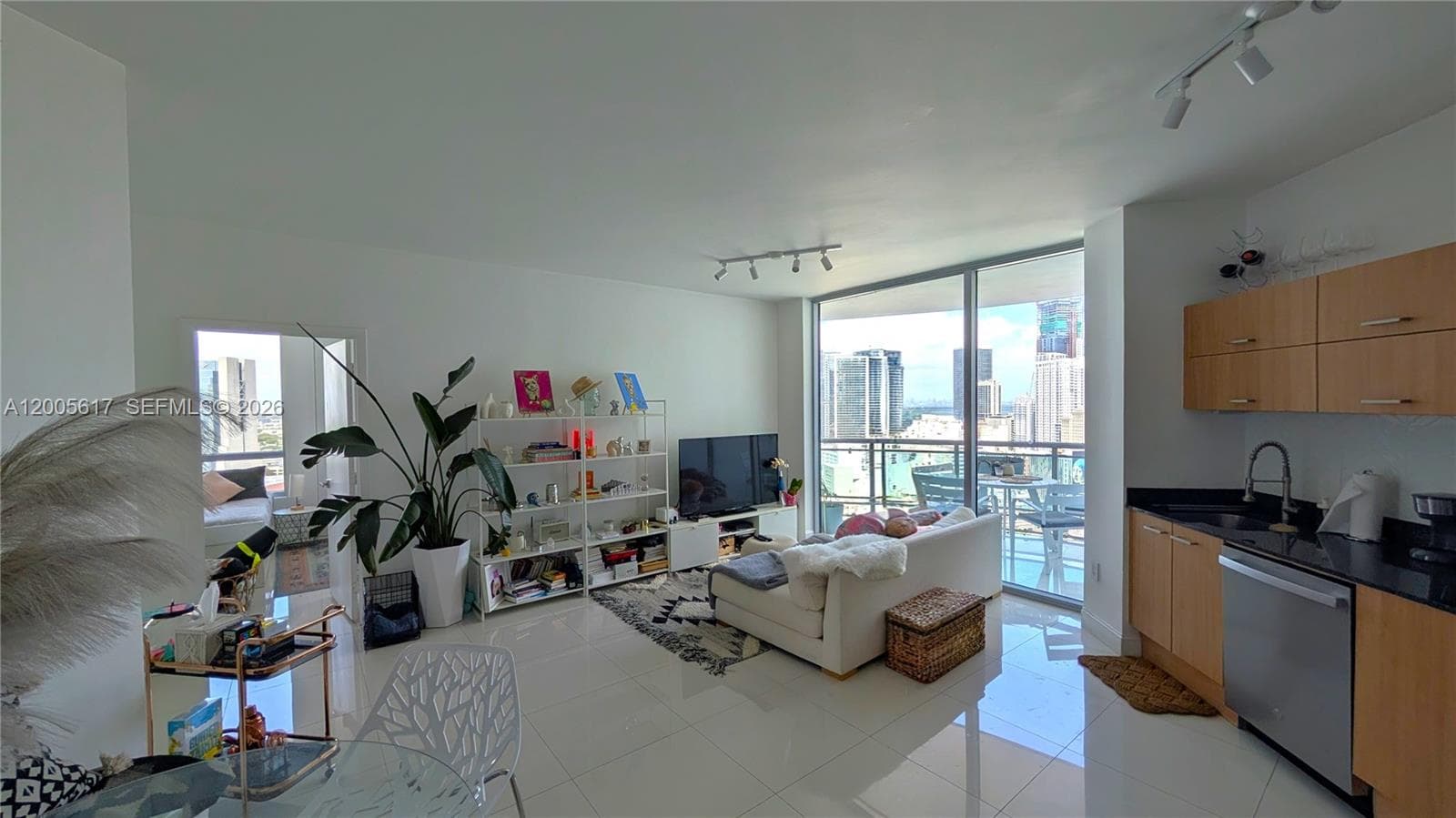 350 S Miami Ave # 2813, Miami FL 33130 — 15