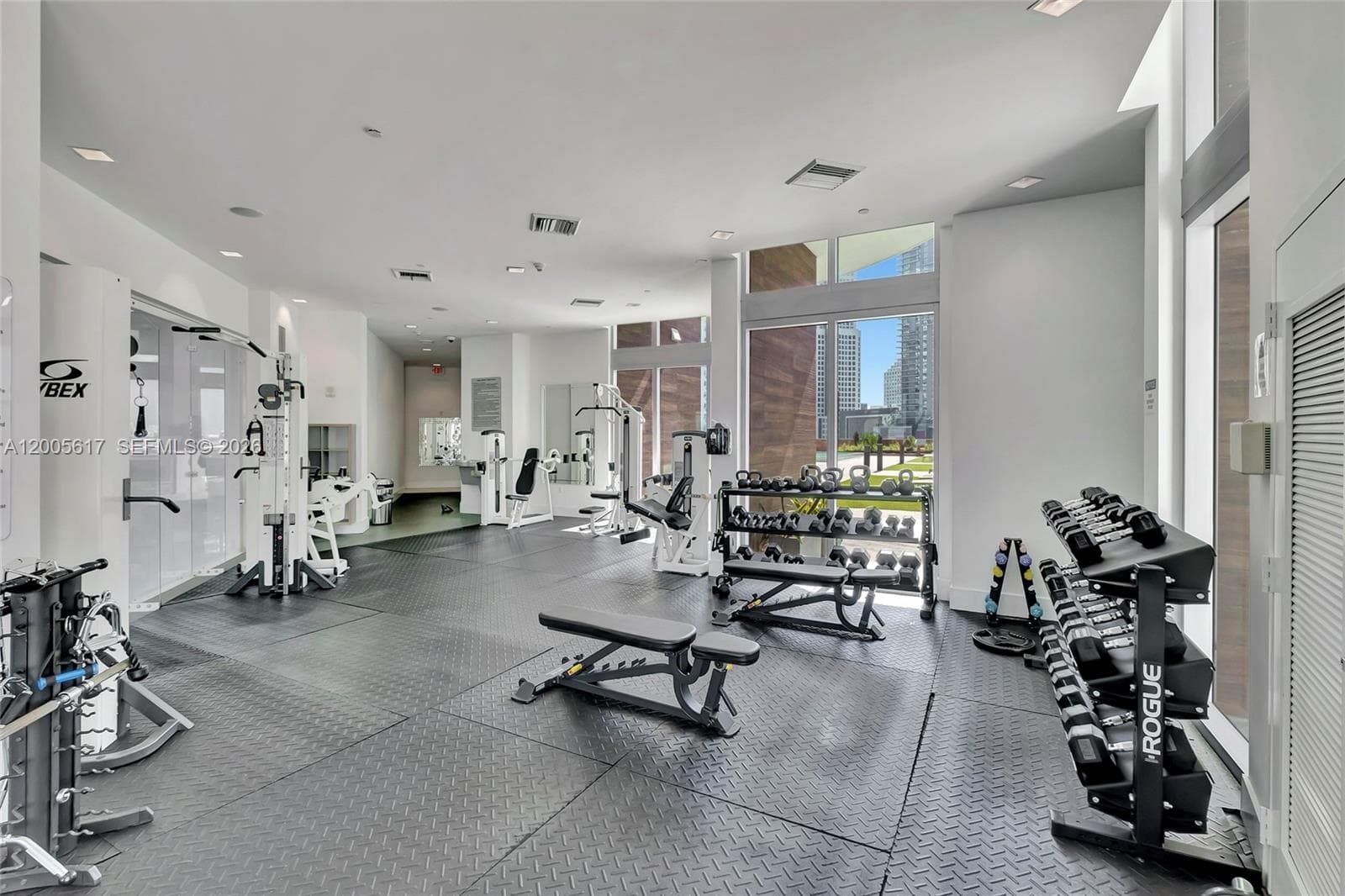 350 S Miami Ave # 2813, Miami FL 33130 — 19