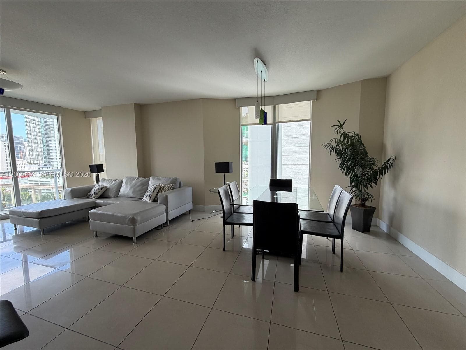 185 SW 7th St # 1511, Miami FL 33130 — 1