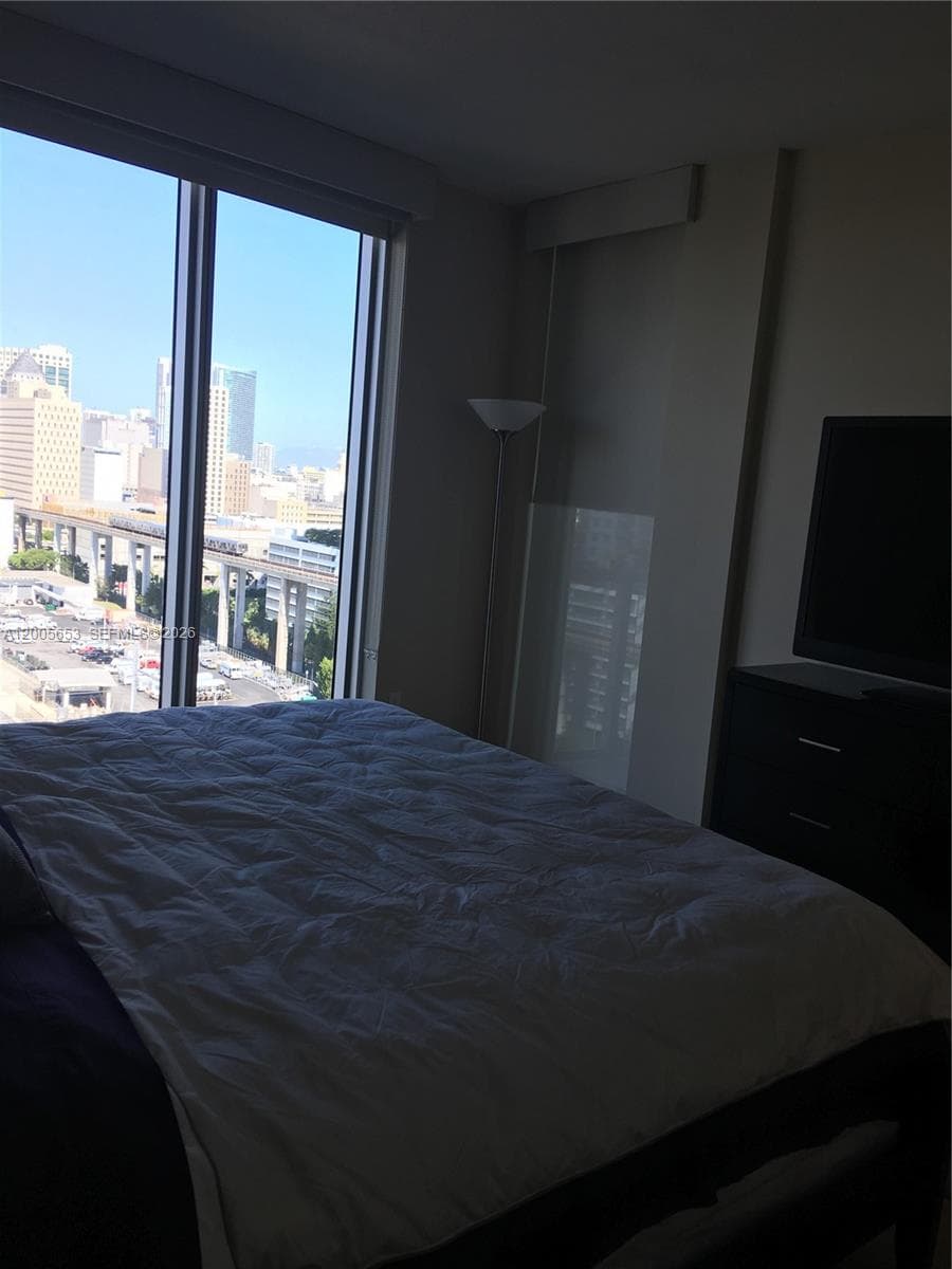 185 SW 7th St # 1511, Miami FL 33130 — 10